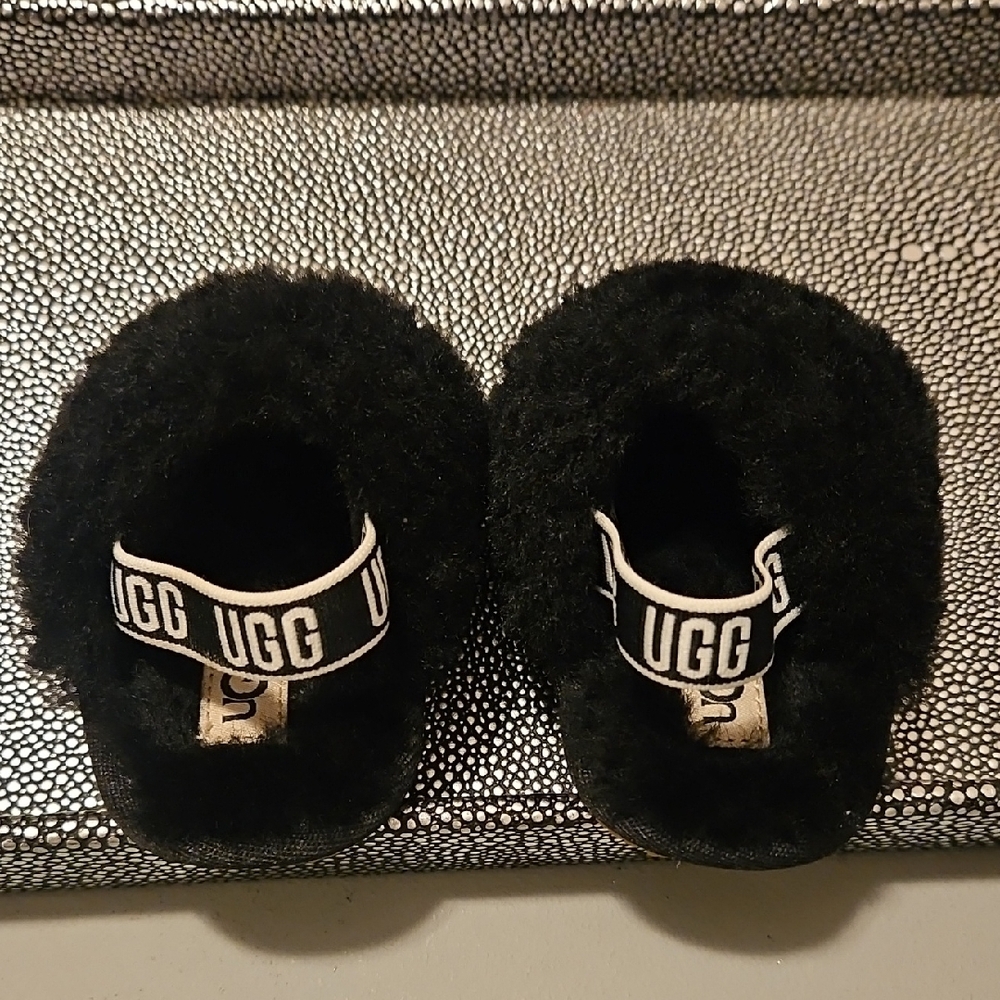 UGG Black Fuzzy Slippers Infant sz 2/3 - Picture 2 of 7